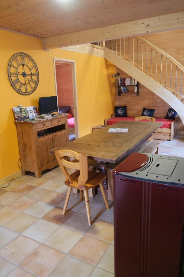 Gite Le Corral Cheminas Zewnętrze zdjęcie
