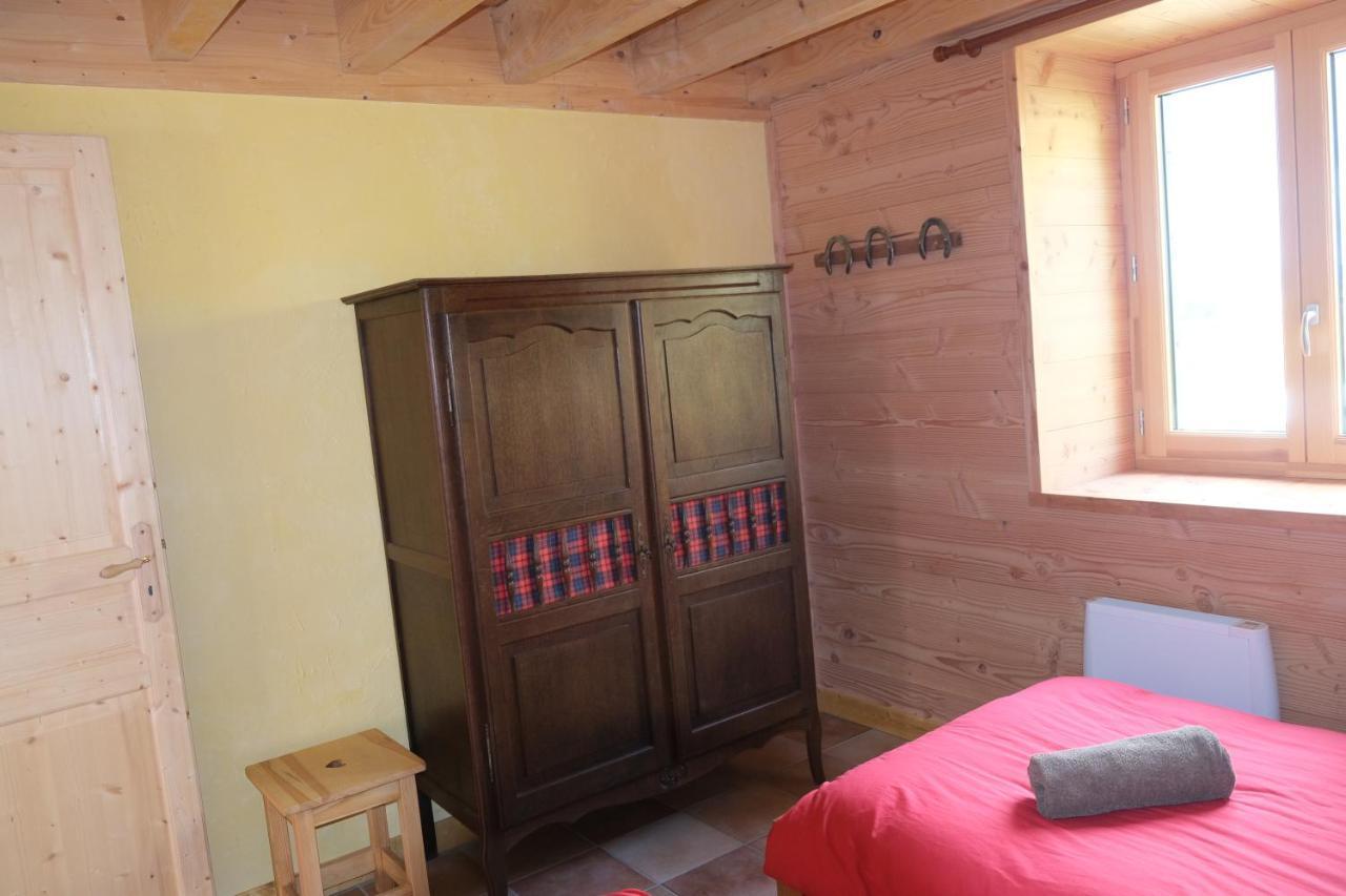 Gite Le Corral Cheminas Zewnętrze zdjęcie
